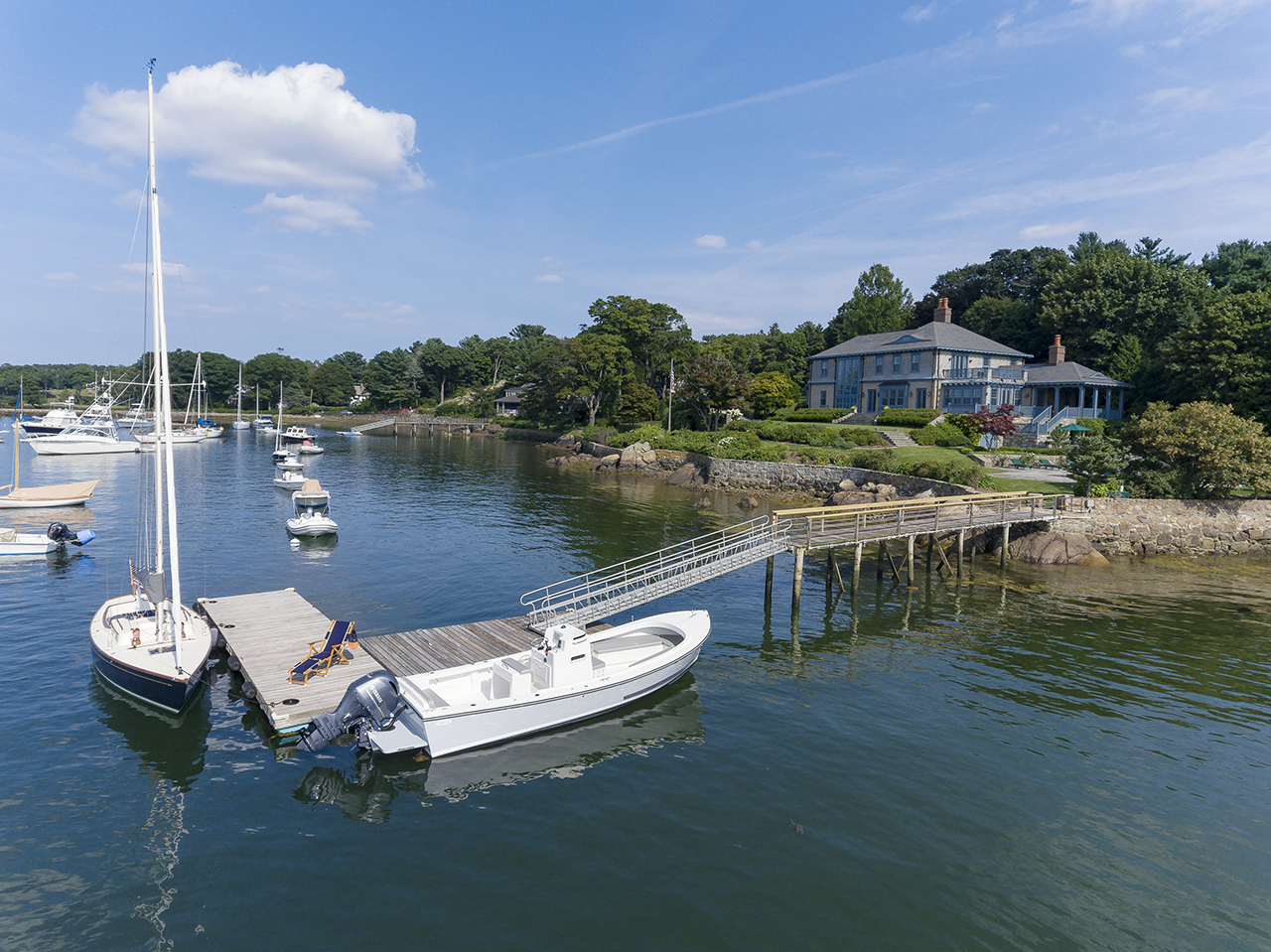 Waterfront Living great homes for boaters MA1874_50_CC