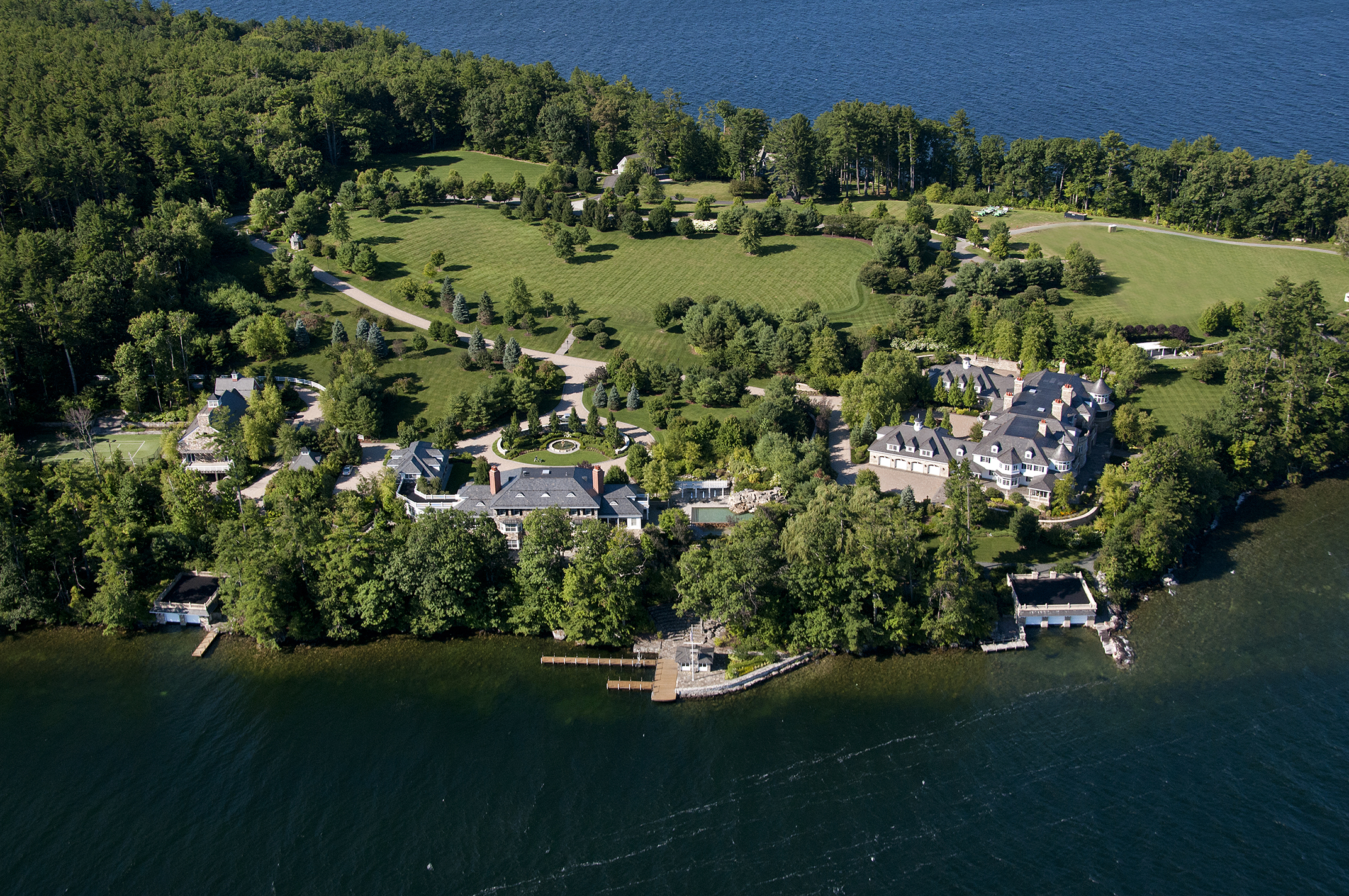 Lake Winnipesaukee great homes for boaters NH0409-33